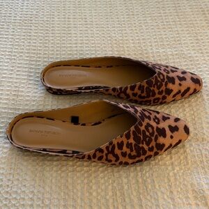 Banana Republic Animal Print Mules Size 7.5 NWOT